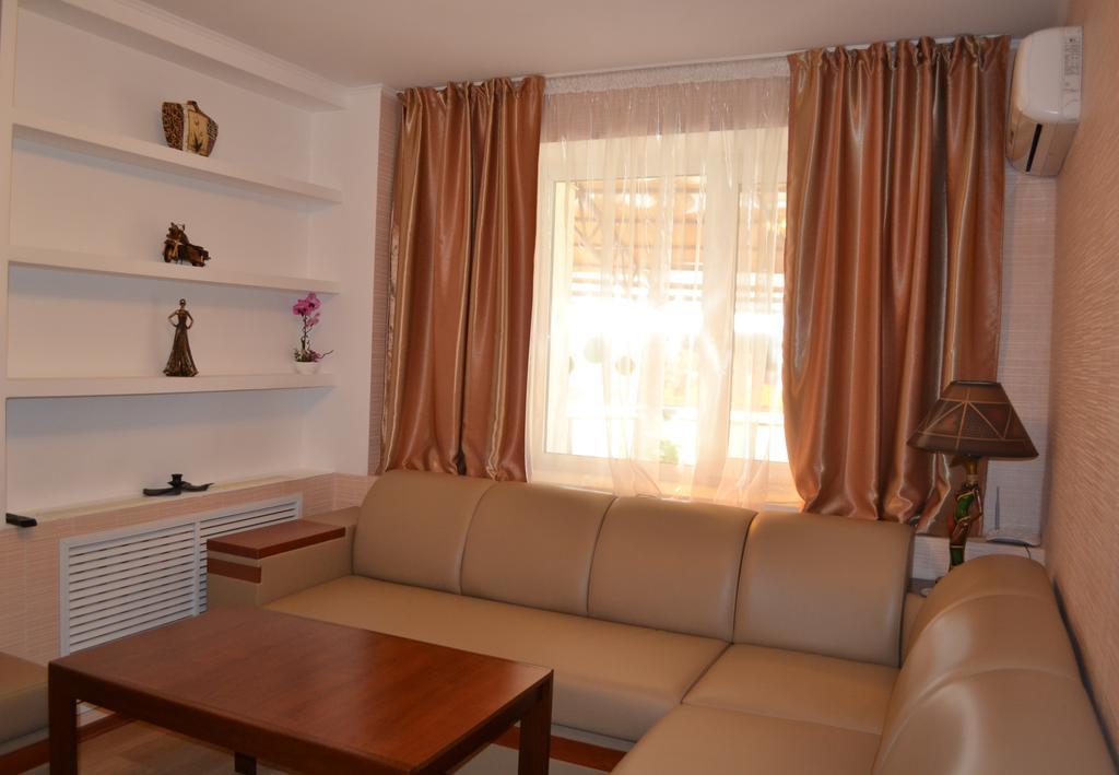 City Hotel Gomel Esterno foto