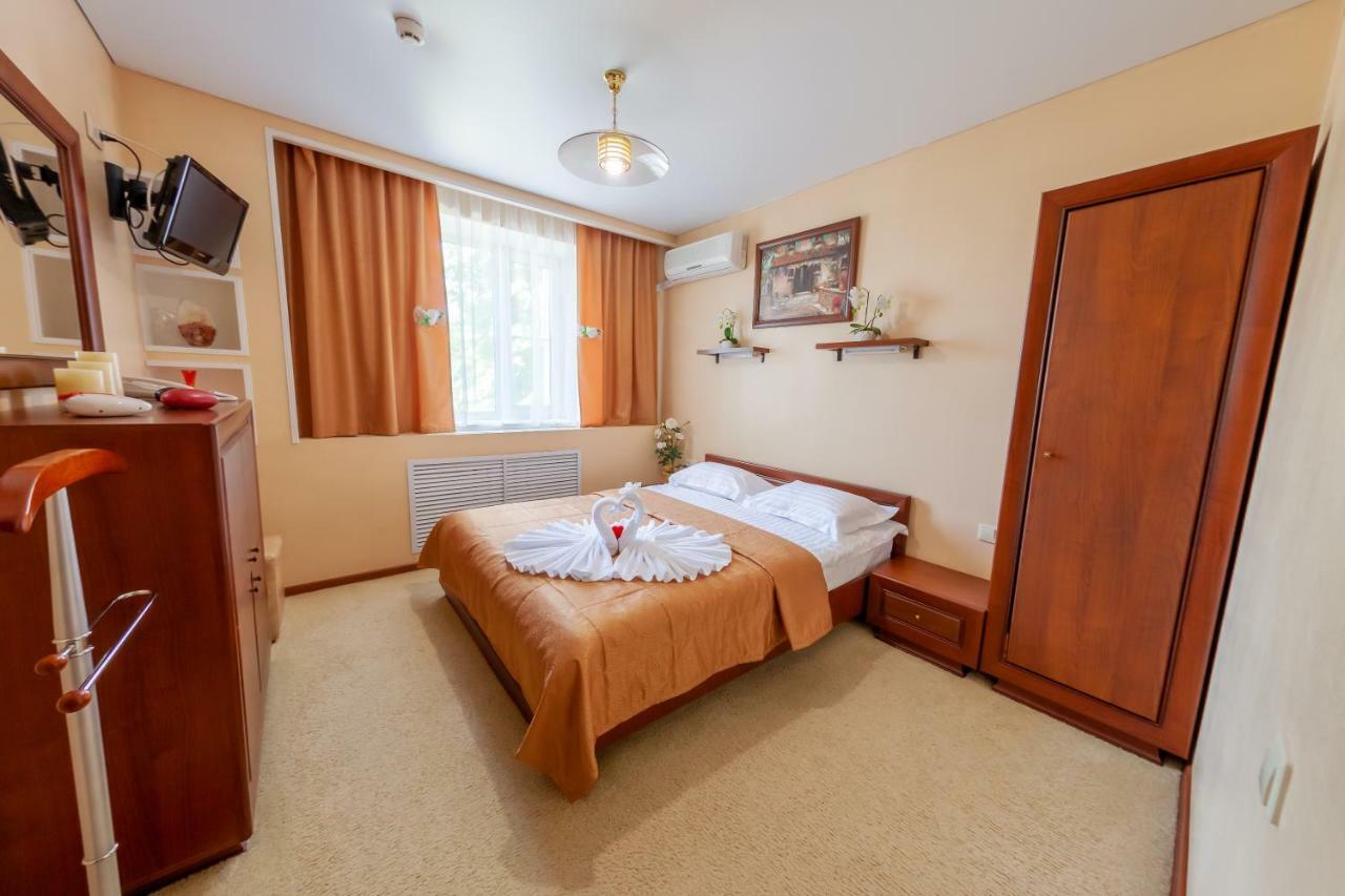 City Hotel Gomel Esterno foto